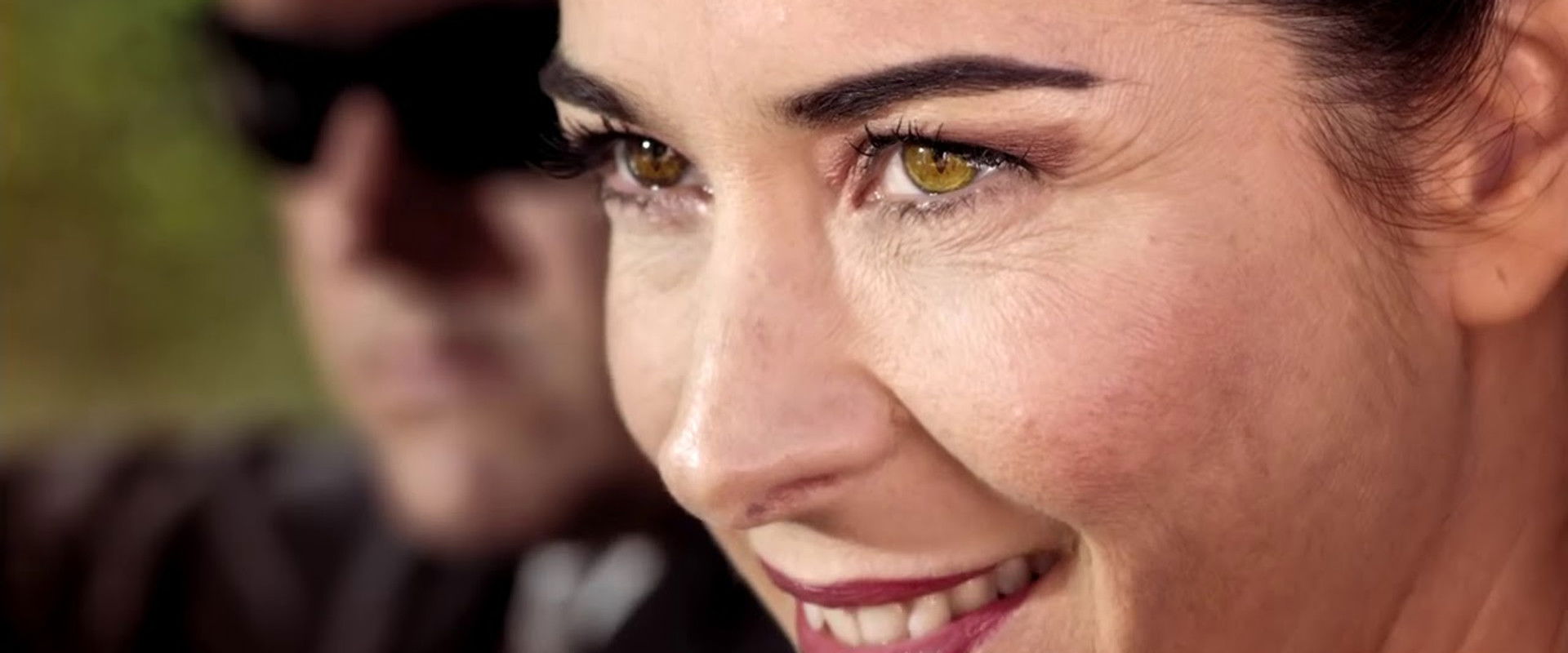 Cara sucia, con la magia de la naturaleza backdrop