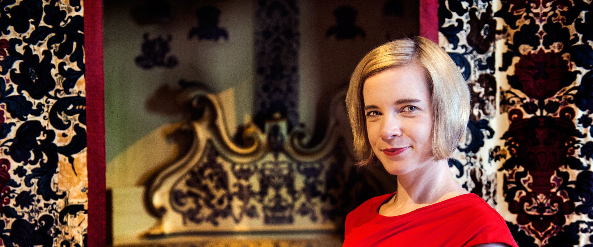 Tales from the Royal Bedchamber backdrop