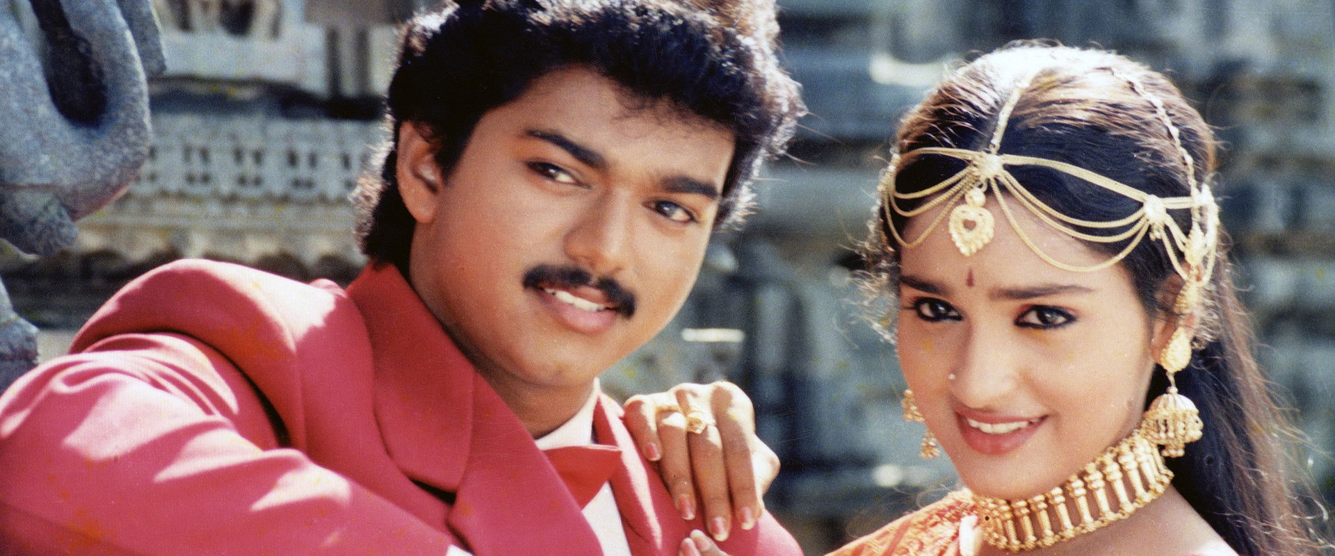 Poove Unakkaga backdrop