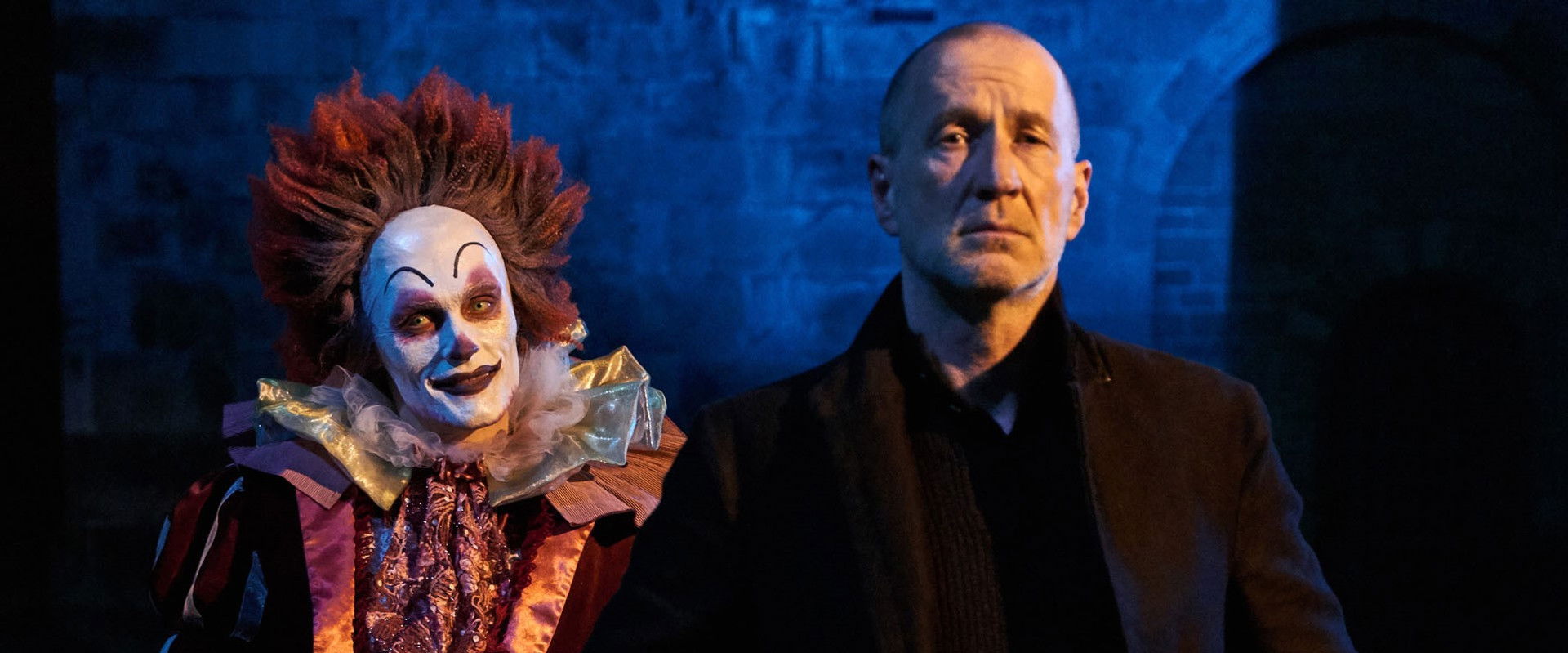 Carneval - Der Clown bringt den Tod backdrop