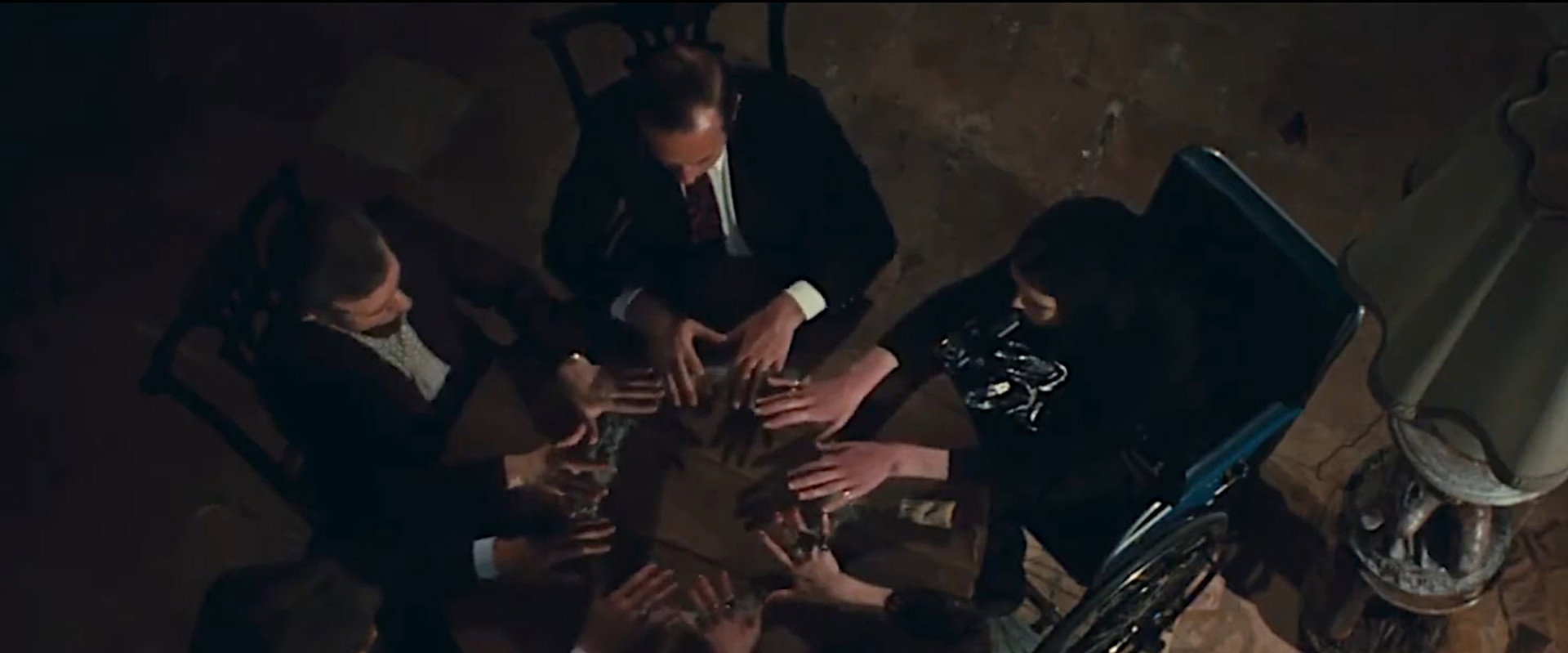 The Night Evelyn Came Out of the Grave backdrop