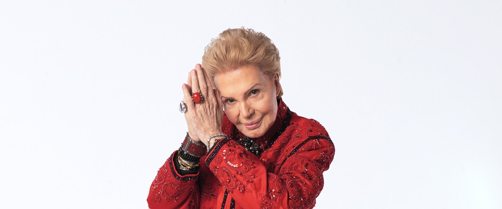 Mucho Mucho Amor: The Legend of Walter Mercado backdrop