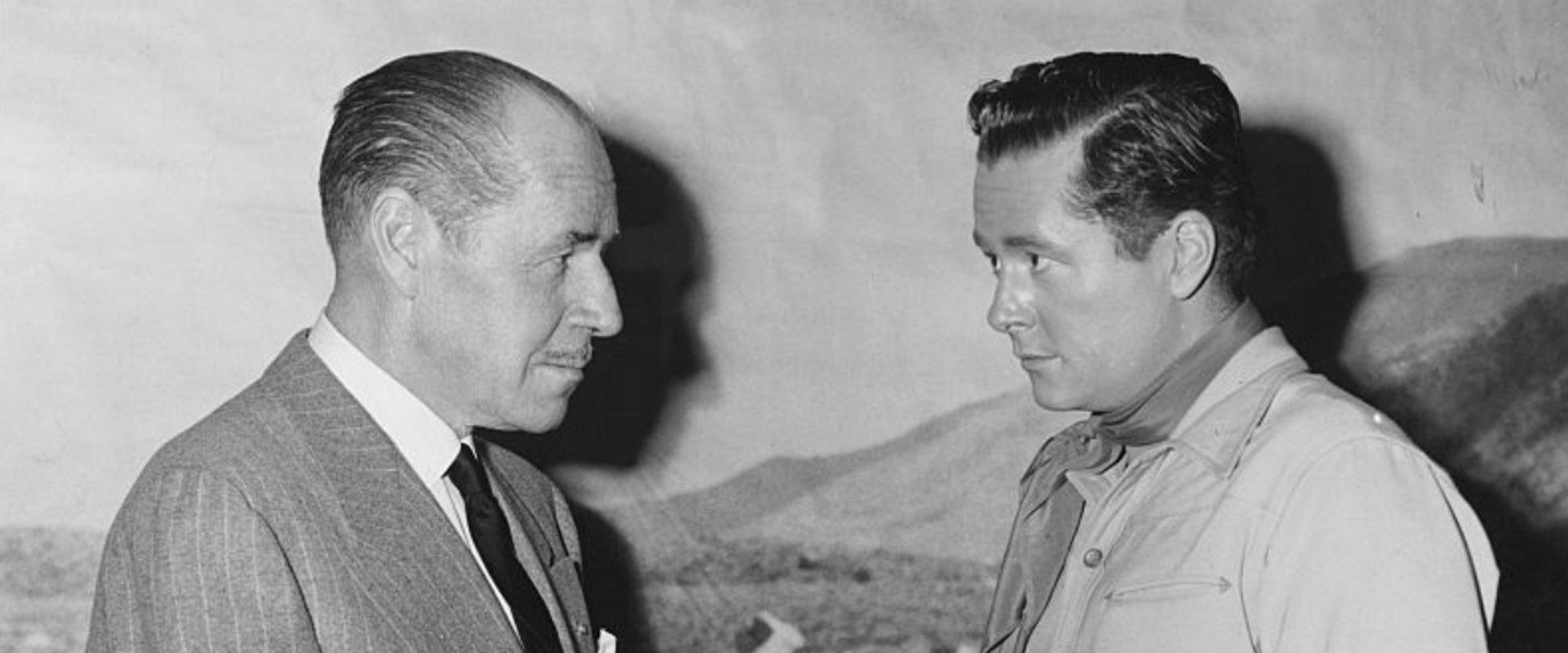 Under the Tonto Rim backdrop