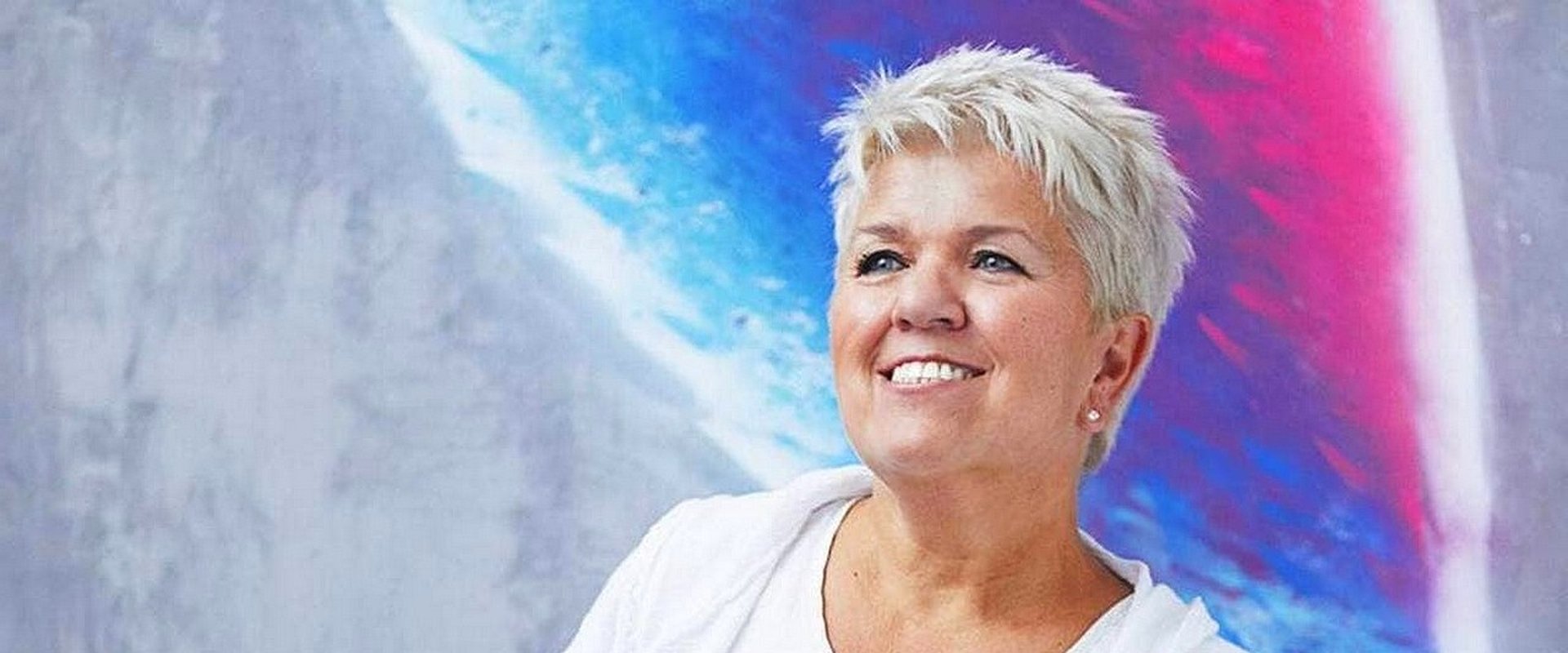 Mimie Mathy : Grandeur Nature backdrop