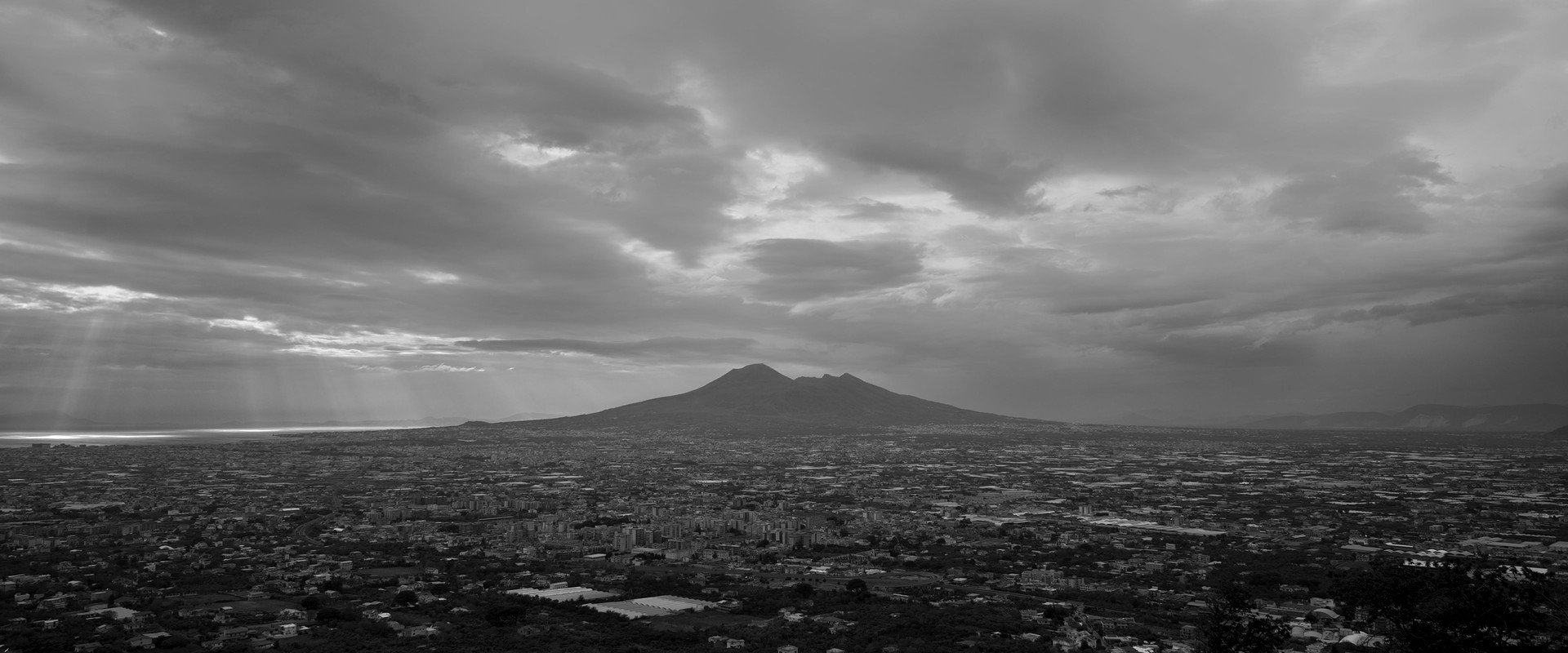 Pompei: Below the Clouds backdrop