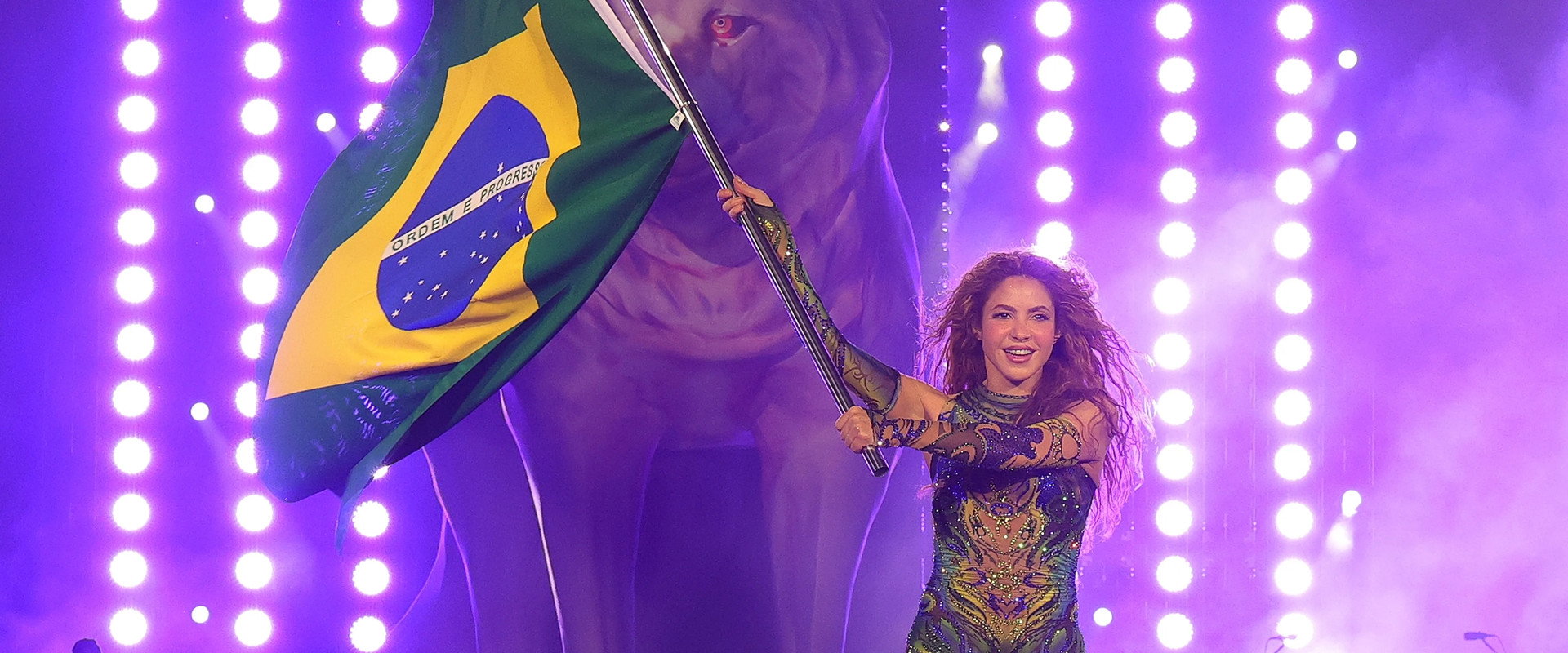 Todo Mundo no Rio com Shakira backdrop