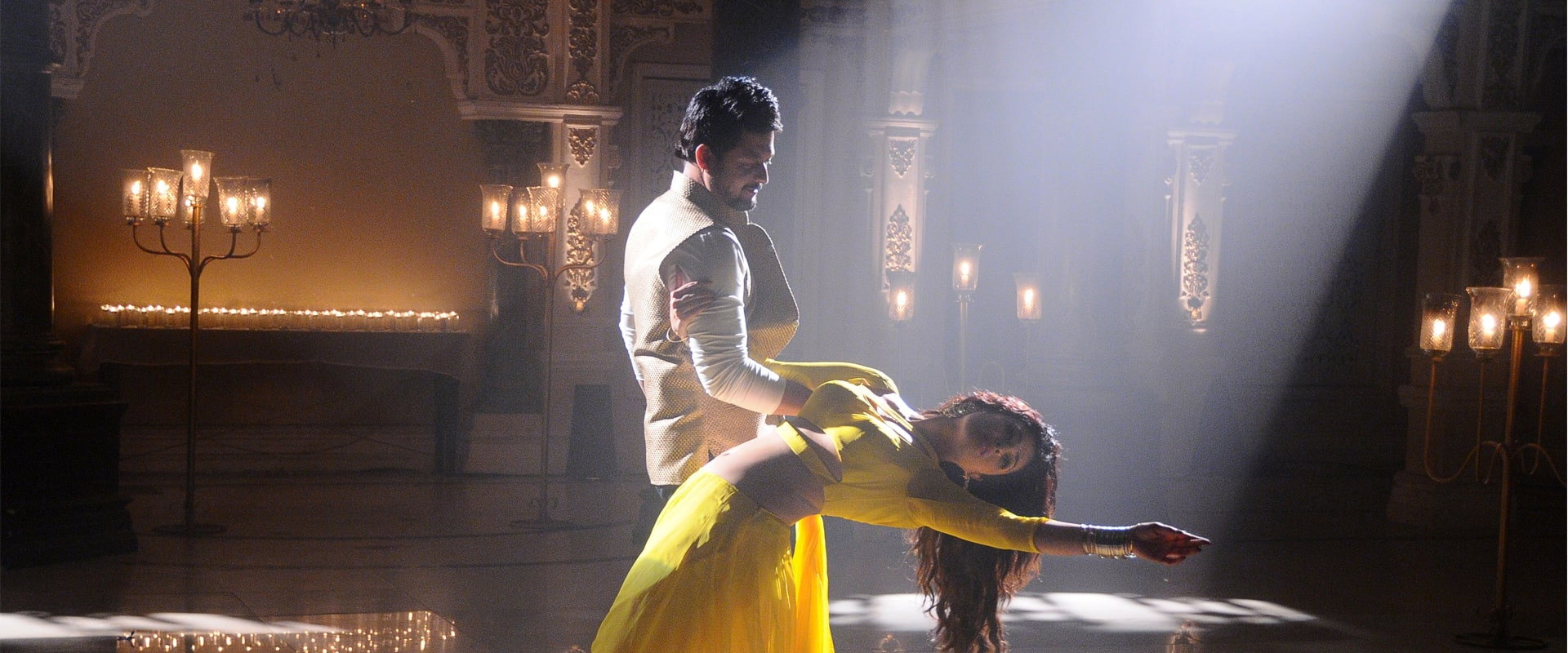 Laal Ishq backdrop