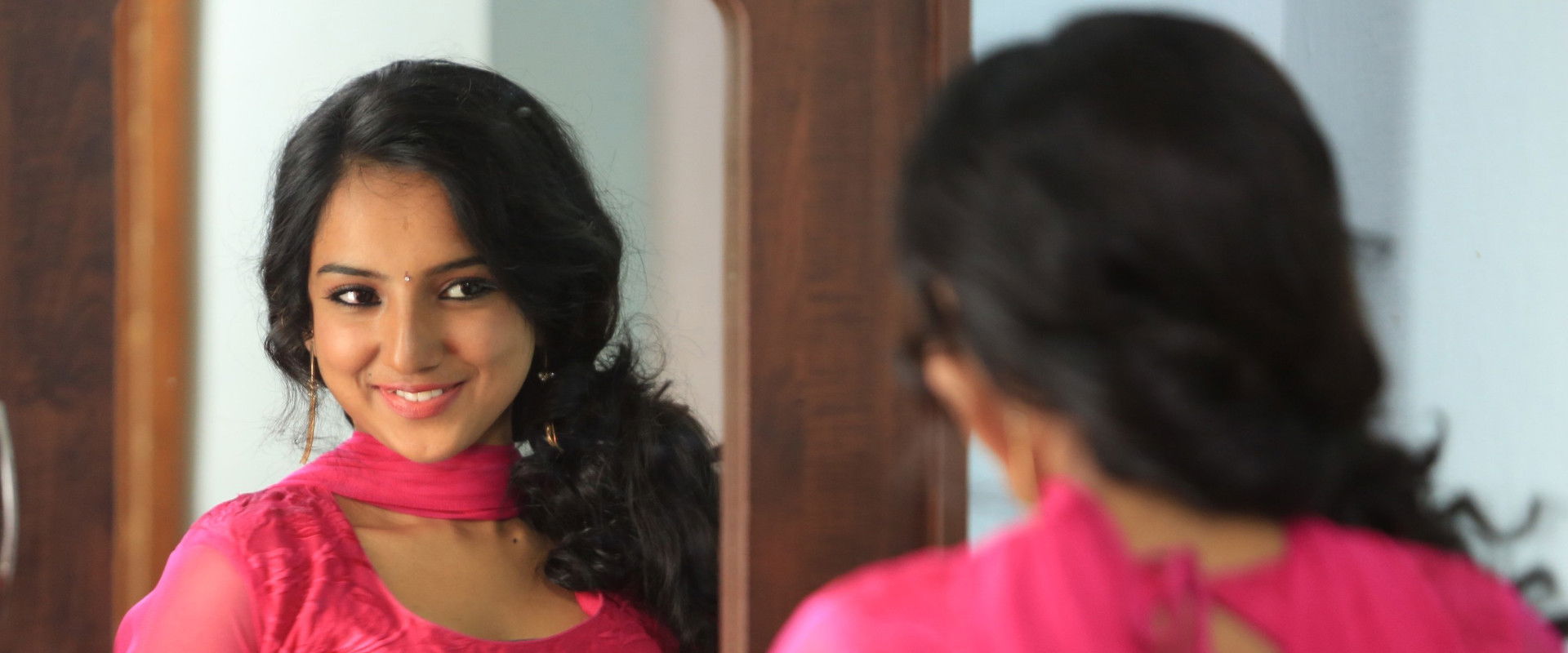 Yendha Nerathilum backdrop