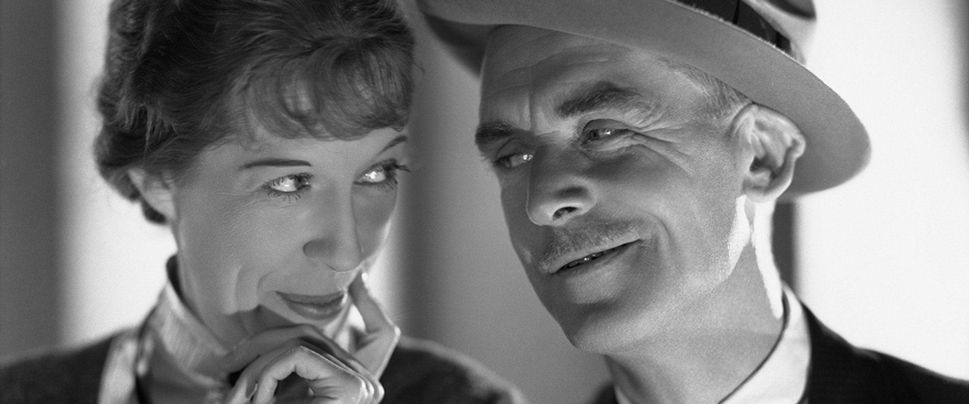 The Penguin Pool Murder backdrop