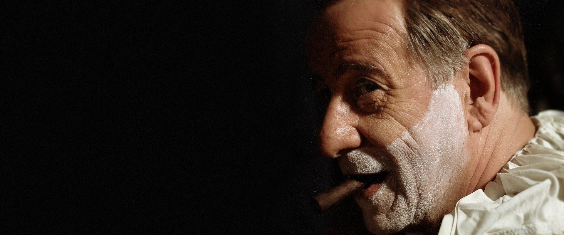 The King of Laughter backdrop