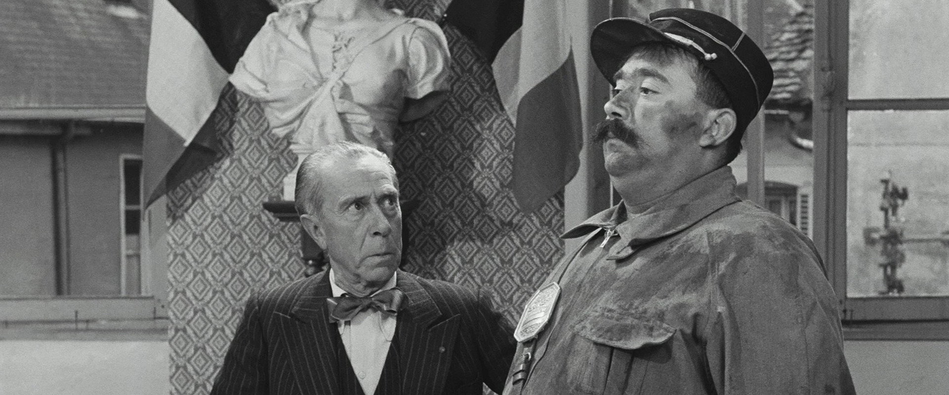 Neither Seen Nor Recognized backdrop