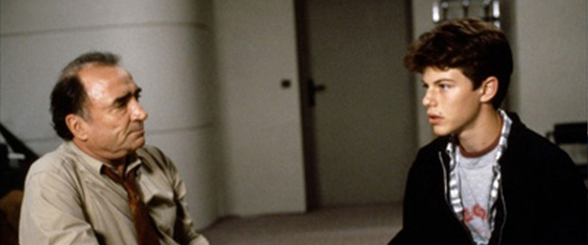 Délit mineur backdrop