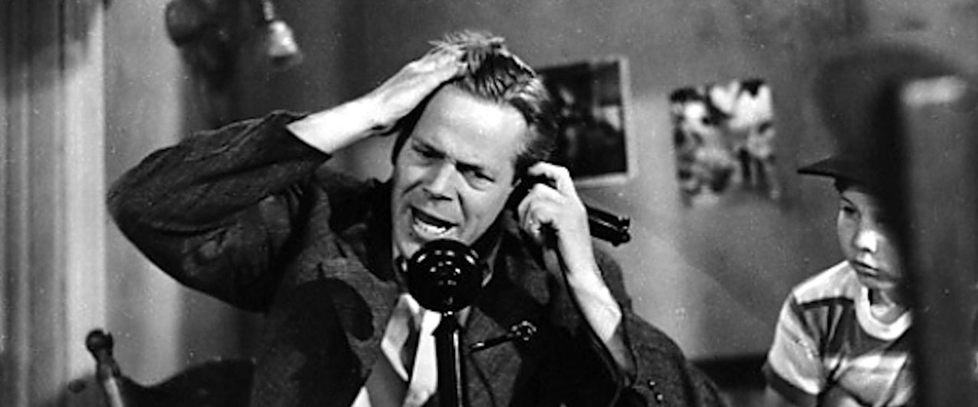 Chicago Calling backdrop