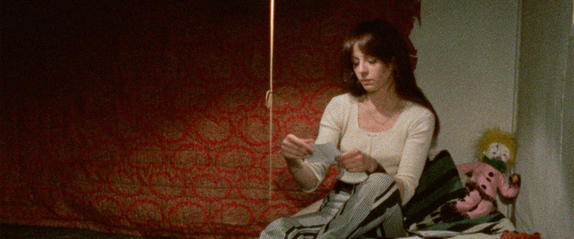 Out 1: Spectre backdrop