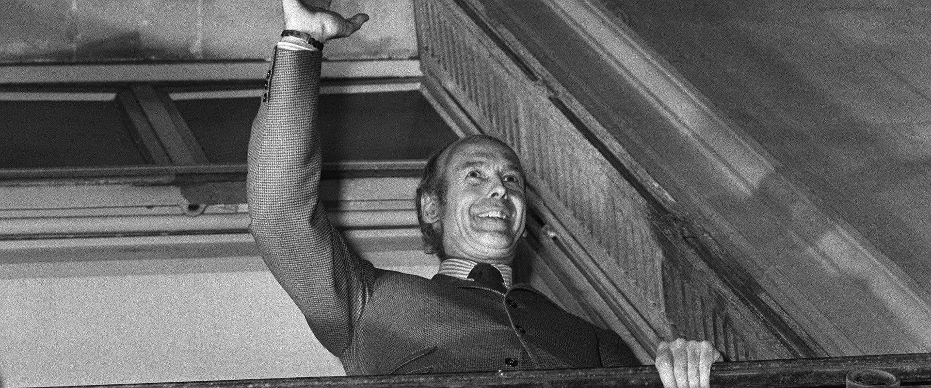 1974, l'alternance Giscard backdrop