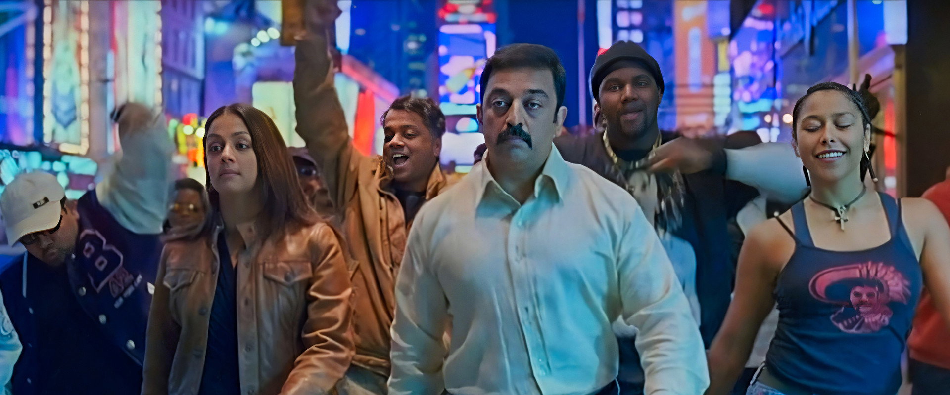Vettaiyaadu Vilaiyaadu backdrop