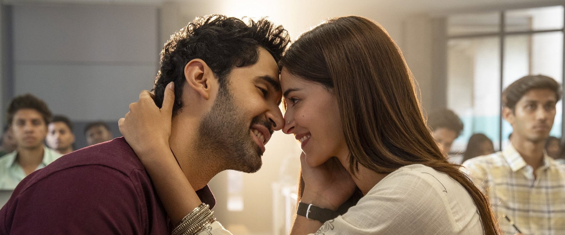Chand Mera Dil backdrop
