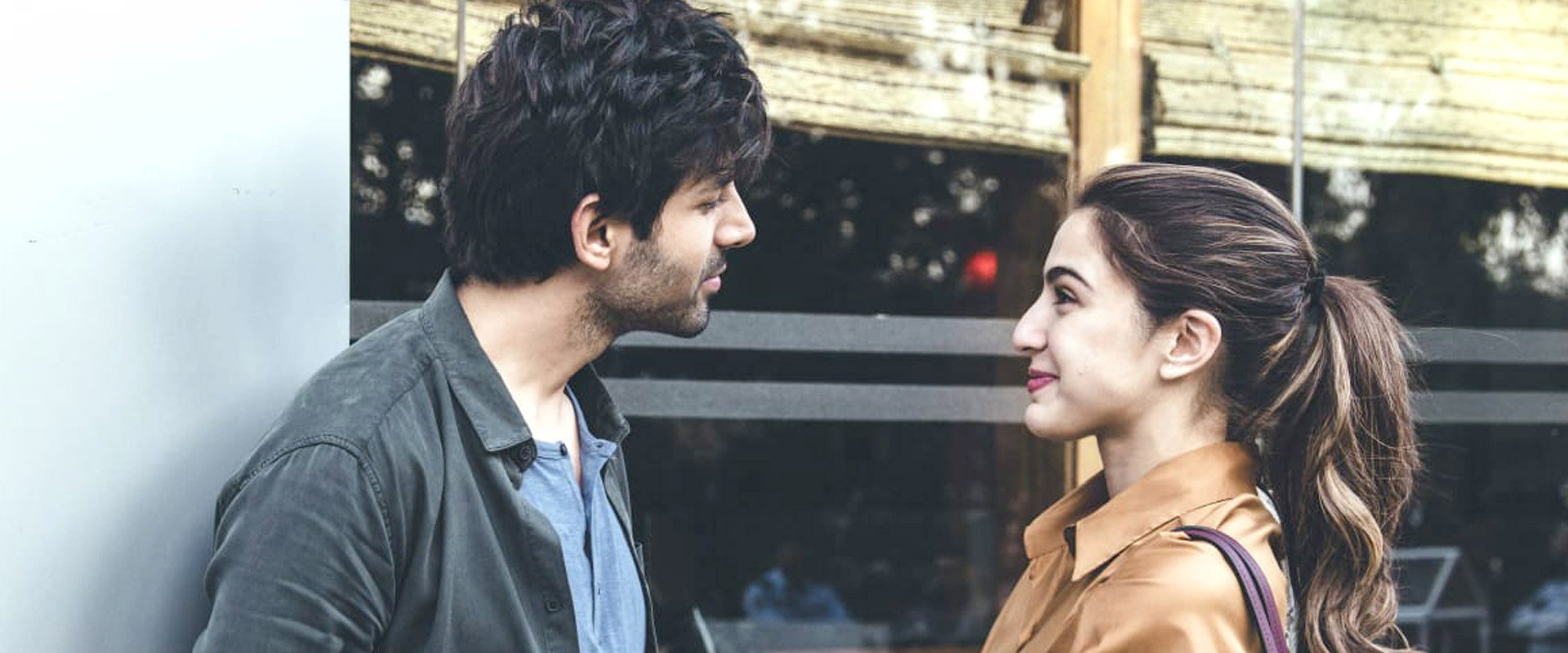 Love Aaj Kal backdrop