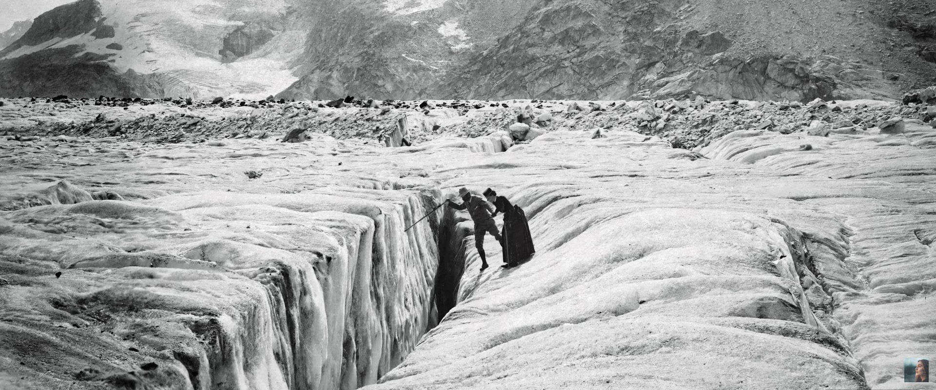 L'ascension de Lizzie Le Blond backdrop