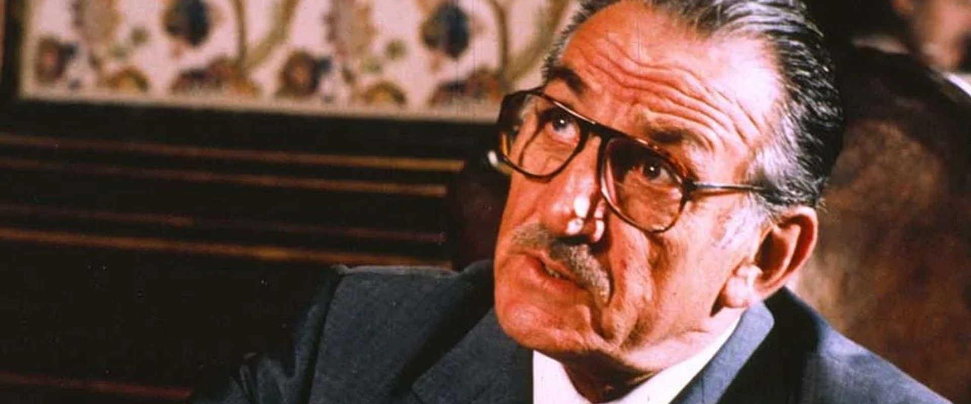 One Hundred Days in Palermo backdrop