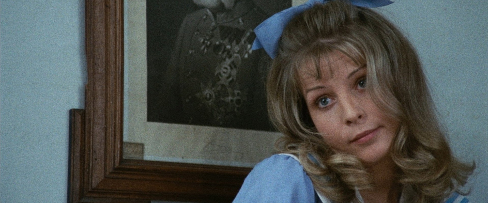 Josefine M. backdrop