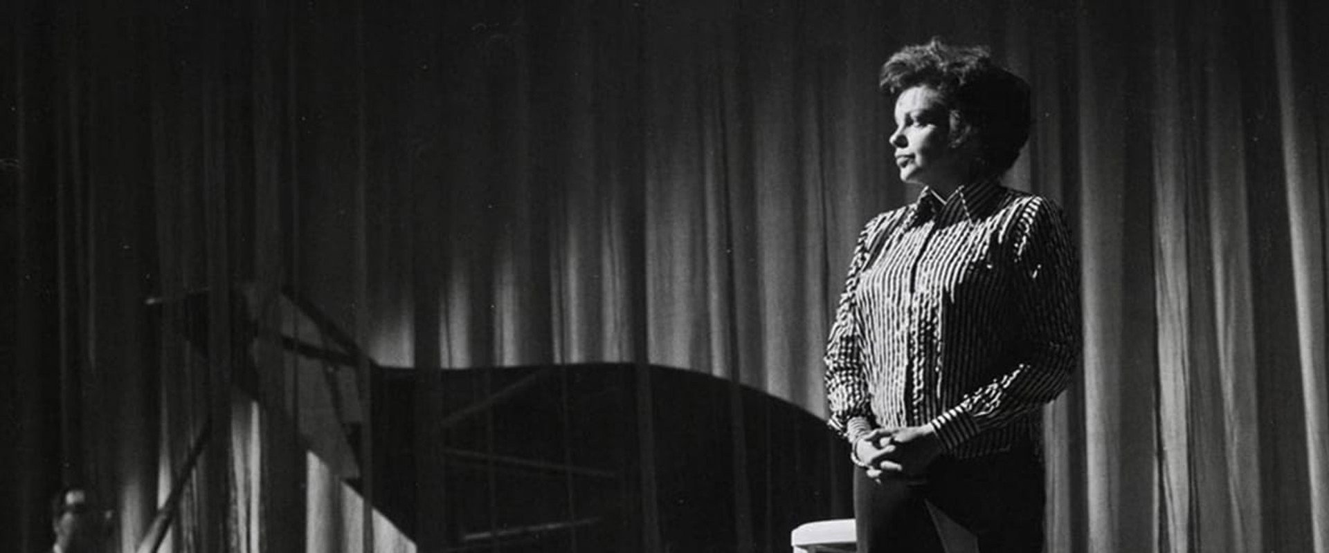 I Could Go on Singing backdrop