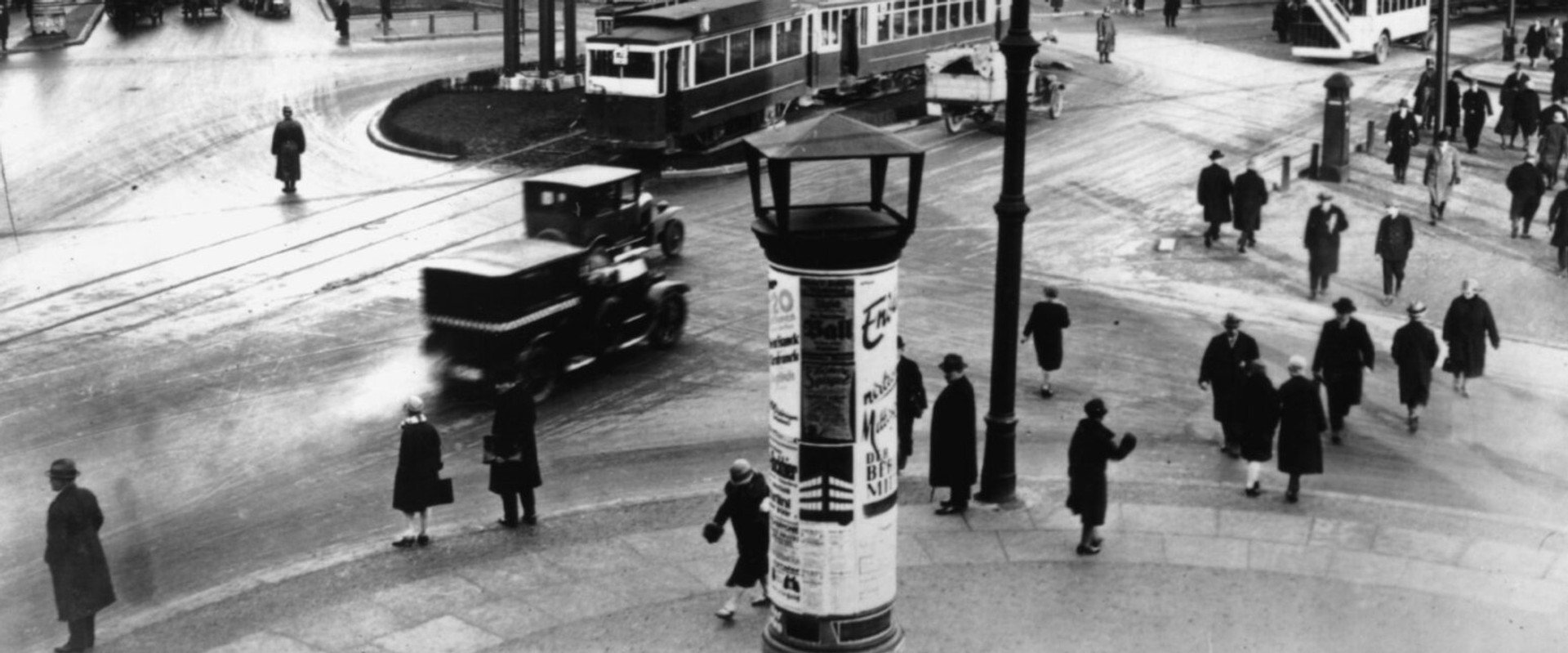 Berlin: Symphony of a Great City backdrop