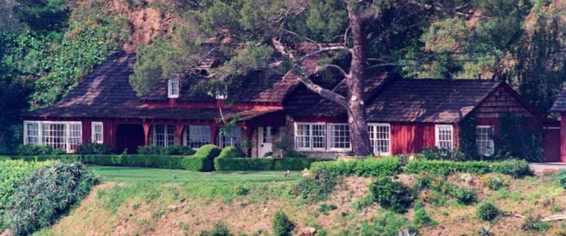 Haunted Homes of Hollywood