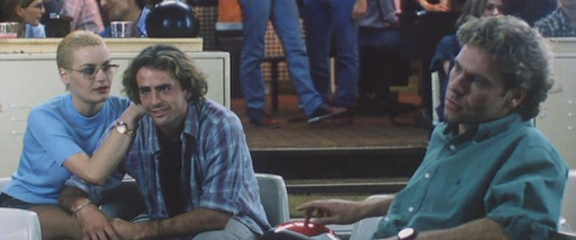 Giovani e belli backdrop