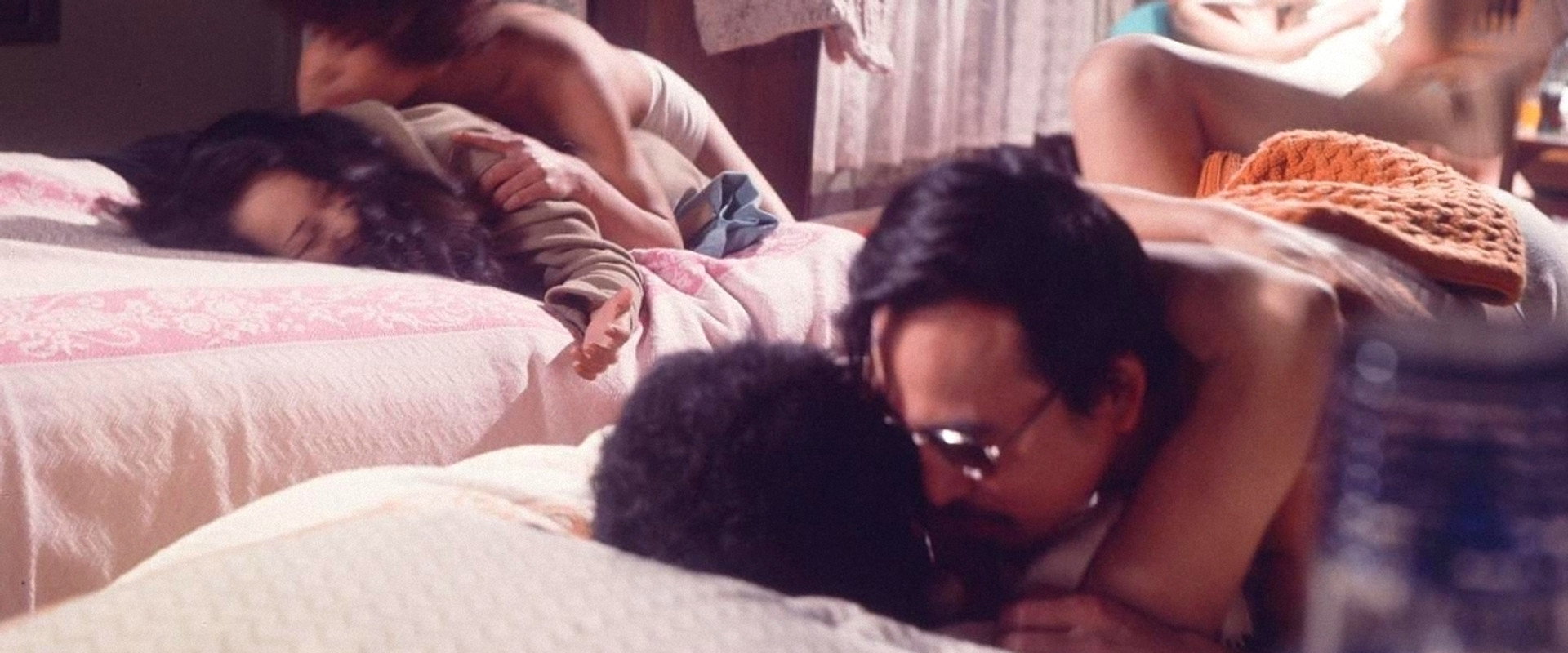 Tsuma San-nin: Hada Kurabe backdrop