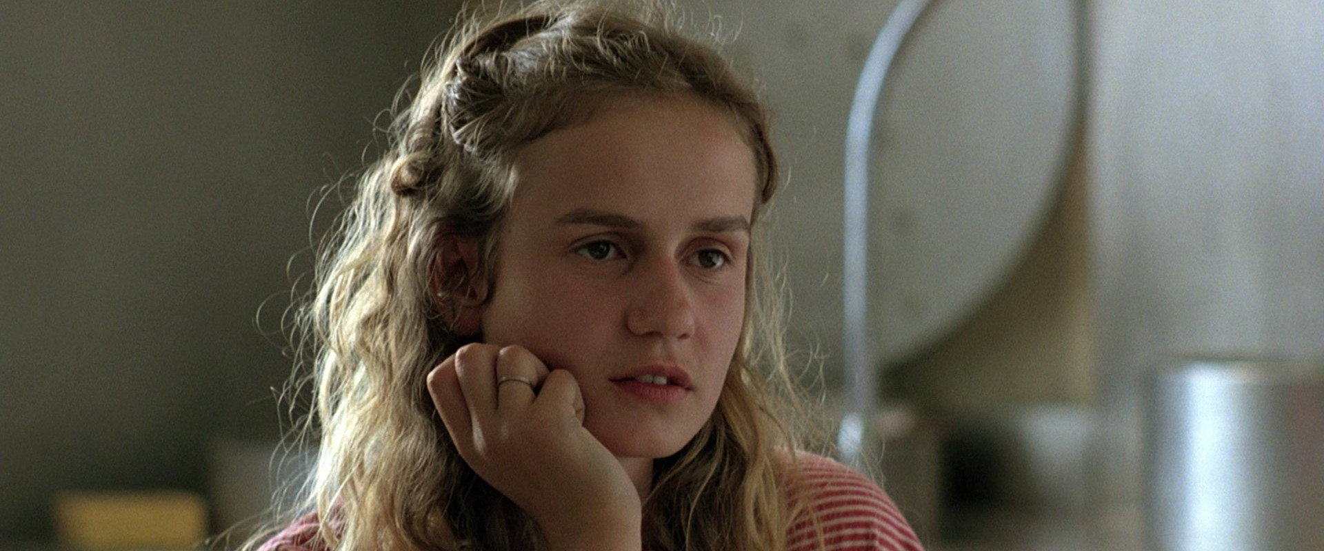 A Nos Amours backdrop