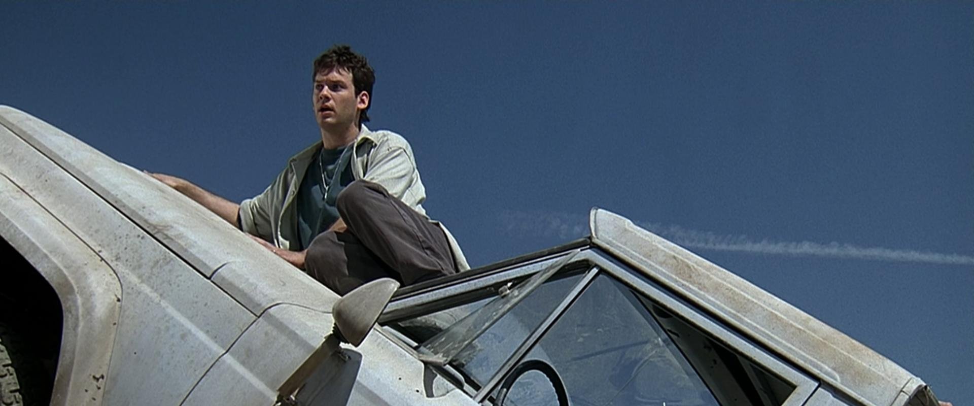 Tremors 2: Aftershocks backdrop
