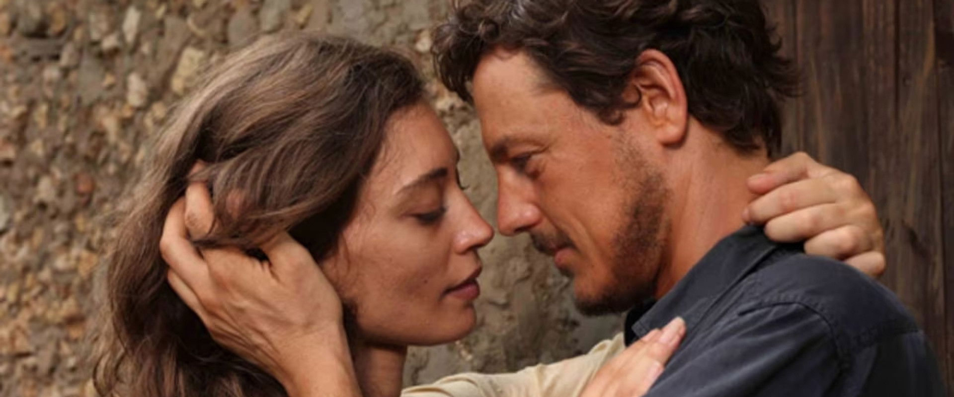 Il paese delle piccole piogge backdrop