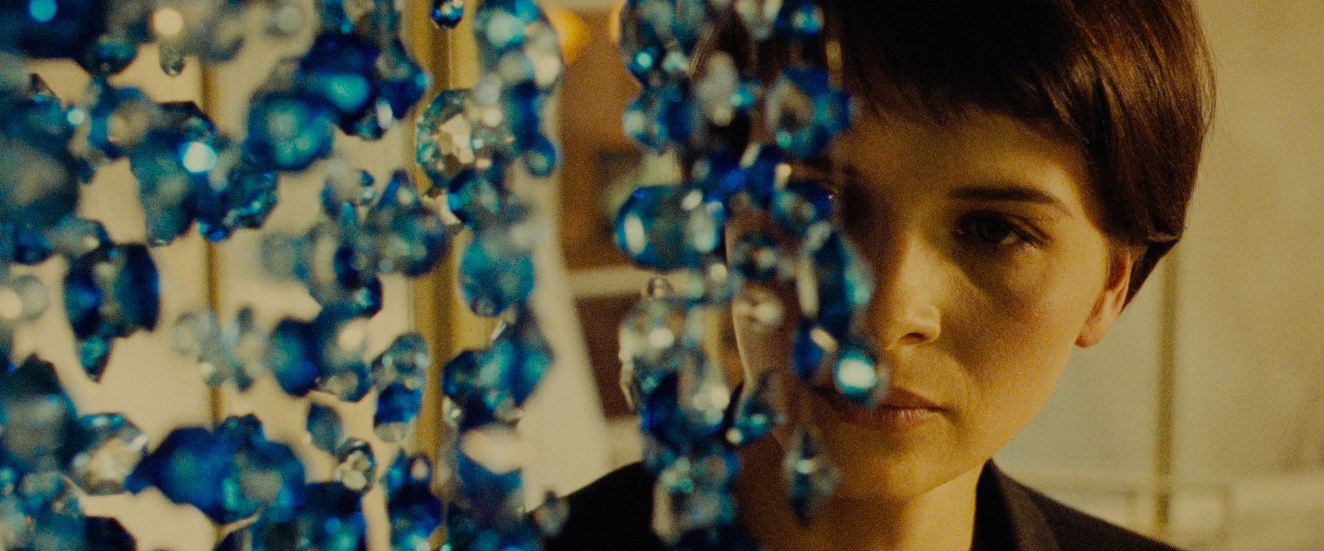 Three Colors: Blue backdrop