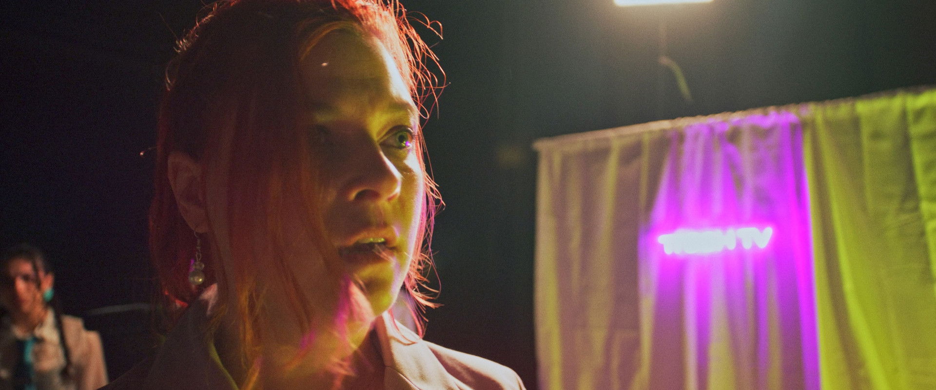 Behold: Donna backdrop