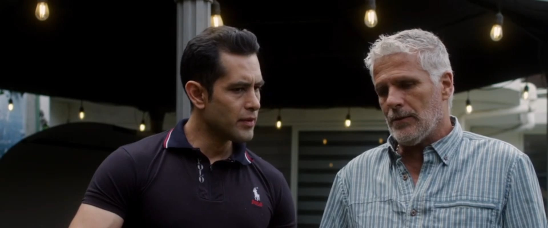 Sexo y traición de familia backdrop