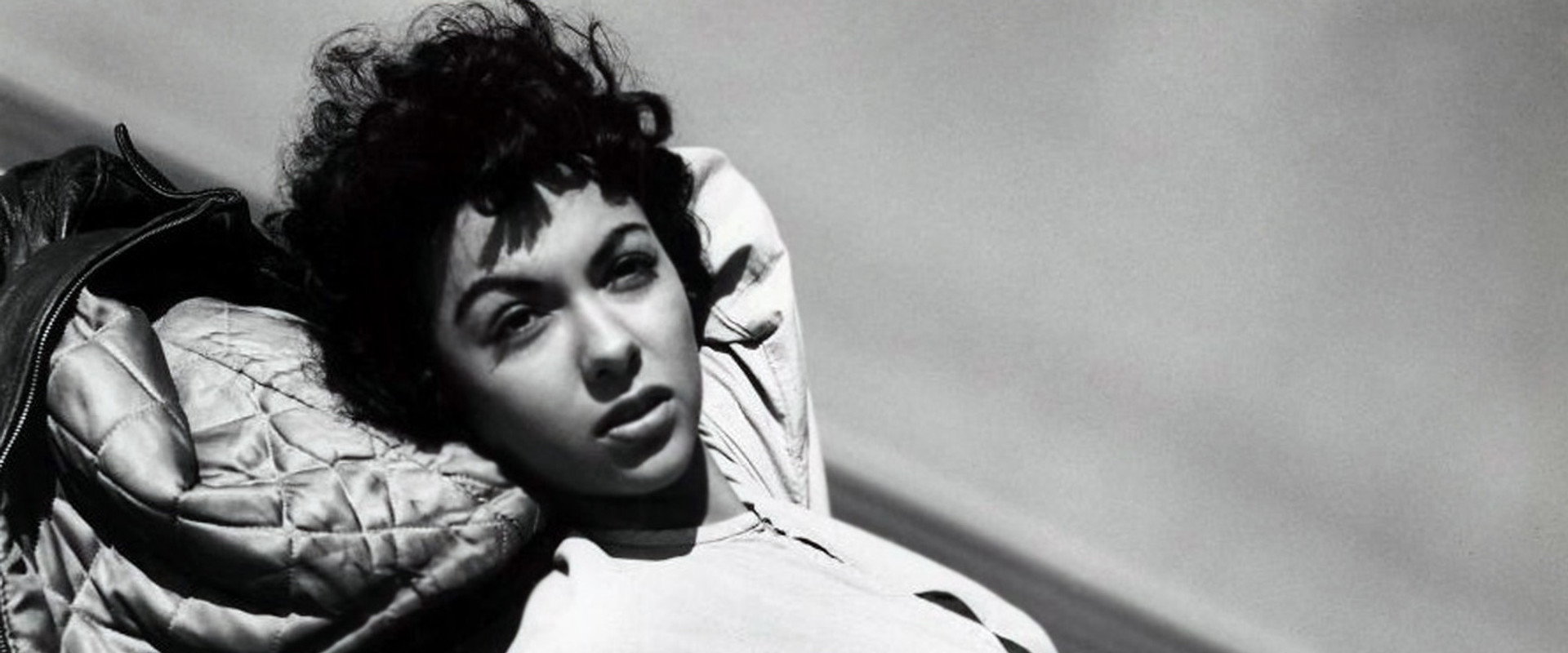 El Alaméin backdrop