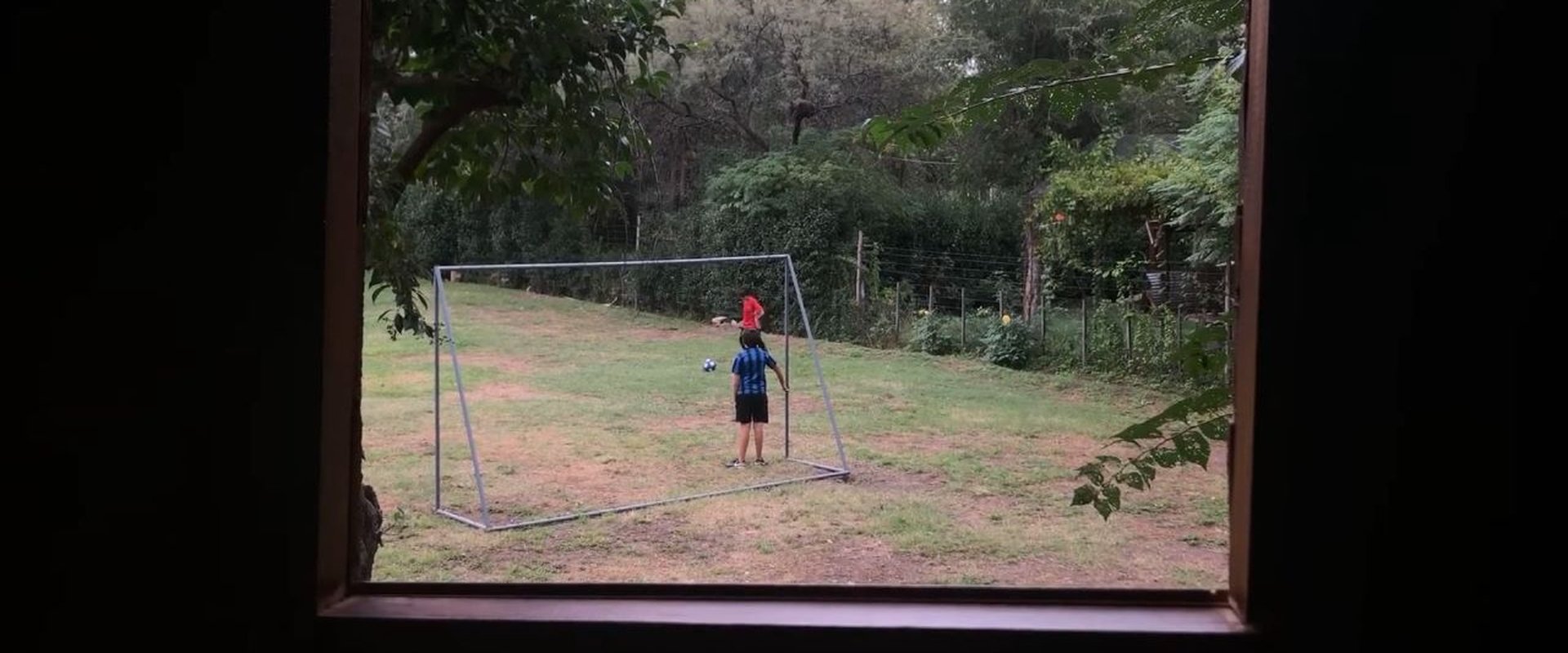 Mis hermanos juegan al futbol