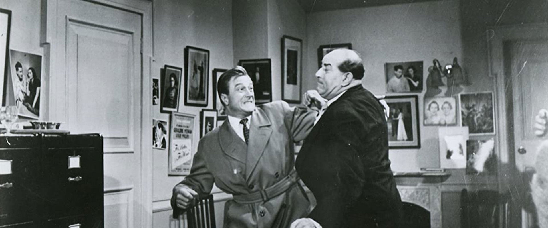 Assignment Redhead backdrop