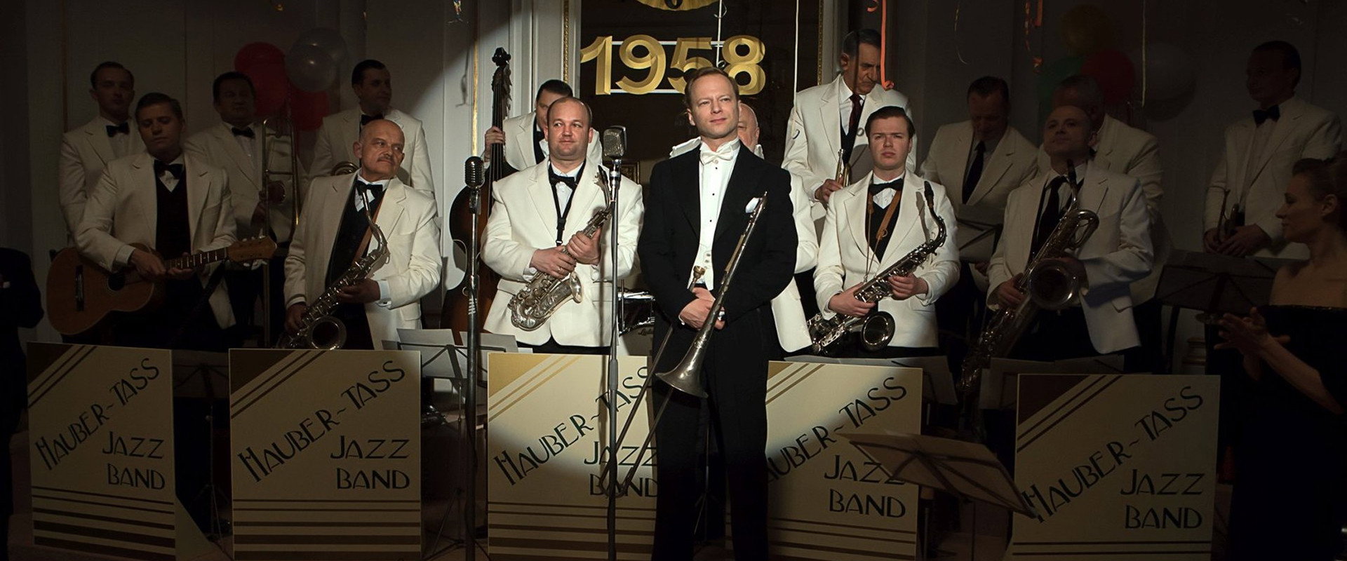 Eccentrics, the Sunny Side of the Street backdrop