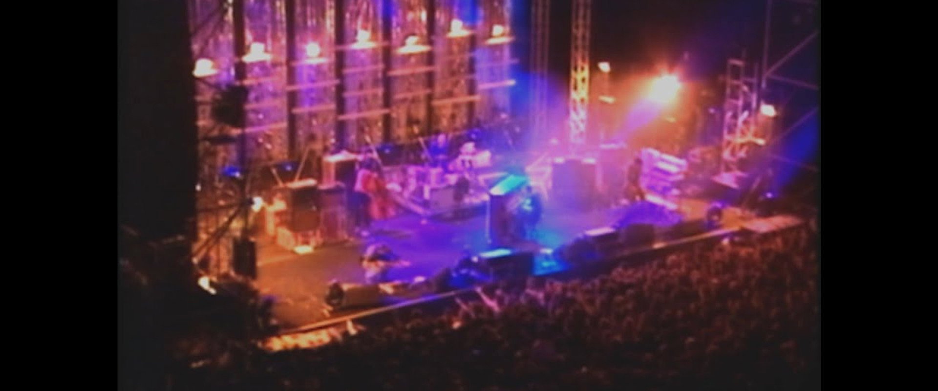 Radiohead: Live in Vaison-la-Romaine backdrop