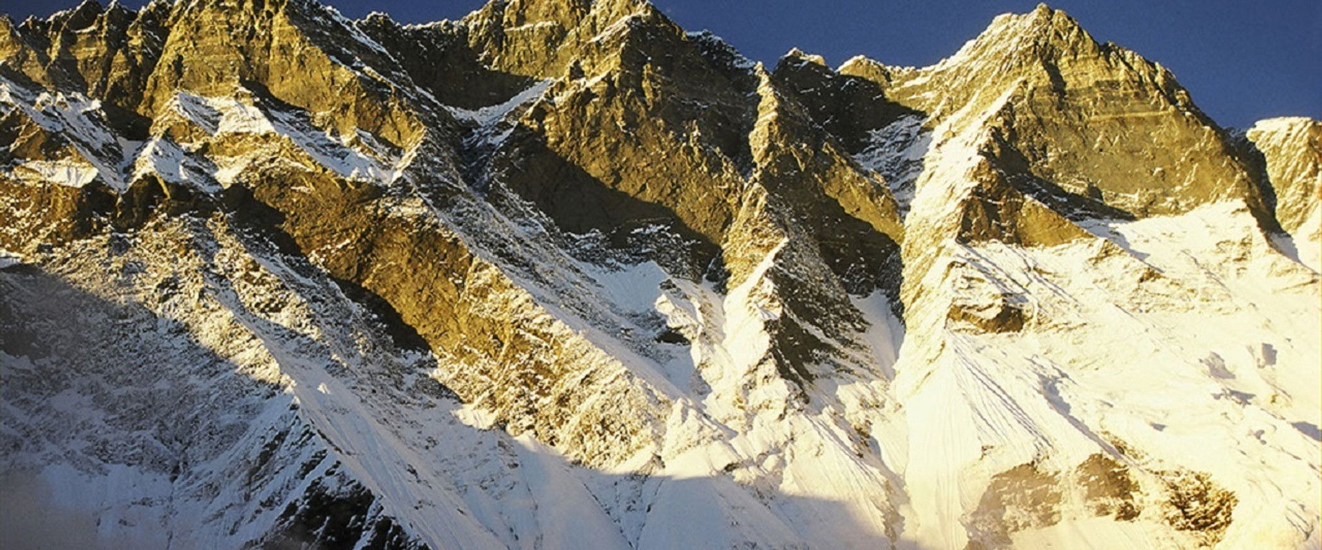 Lhotse - l'anno nero del serpente backdrop