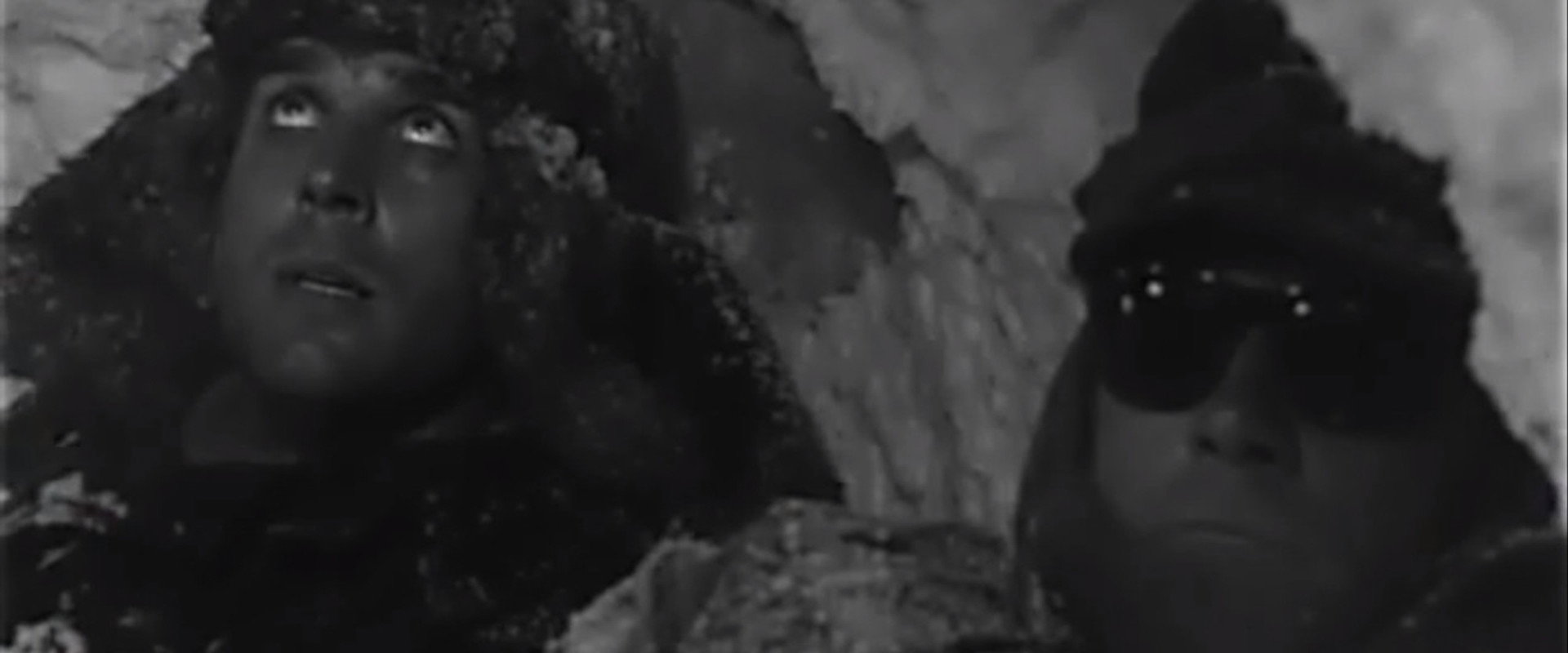 Белая земля backdrop