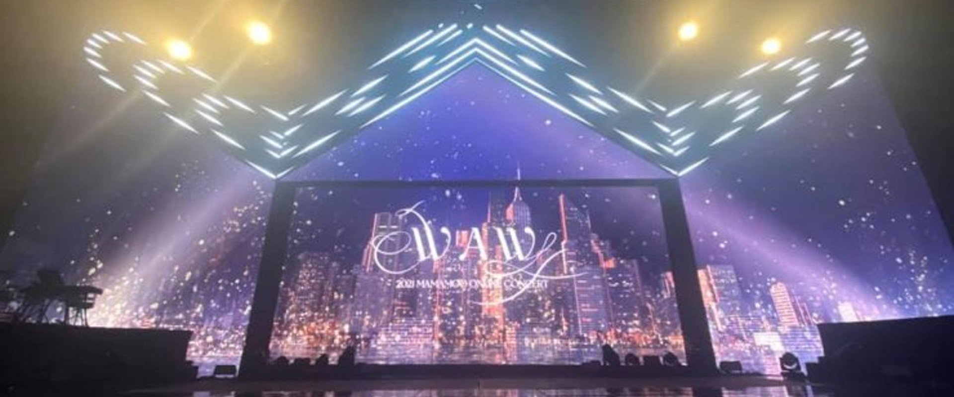 2021 MAMAMOO 'WAW' Concert: The Movie backdrop