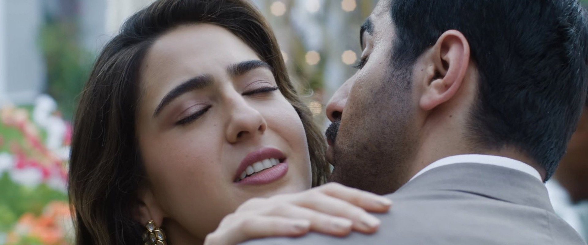 Pati Patni Aur Woh Do backdrop