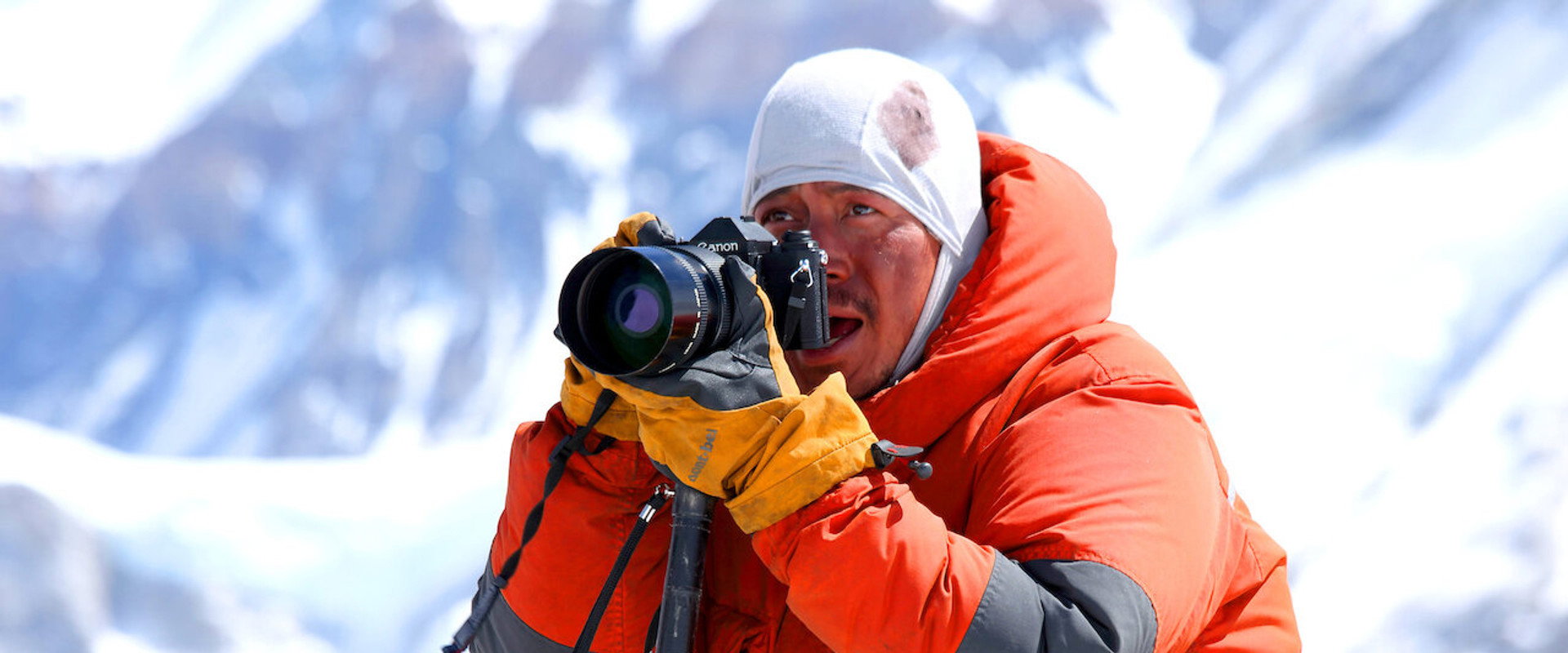 Everest: The Summit of the Gods backdrop