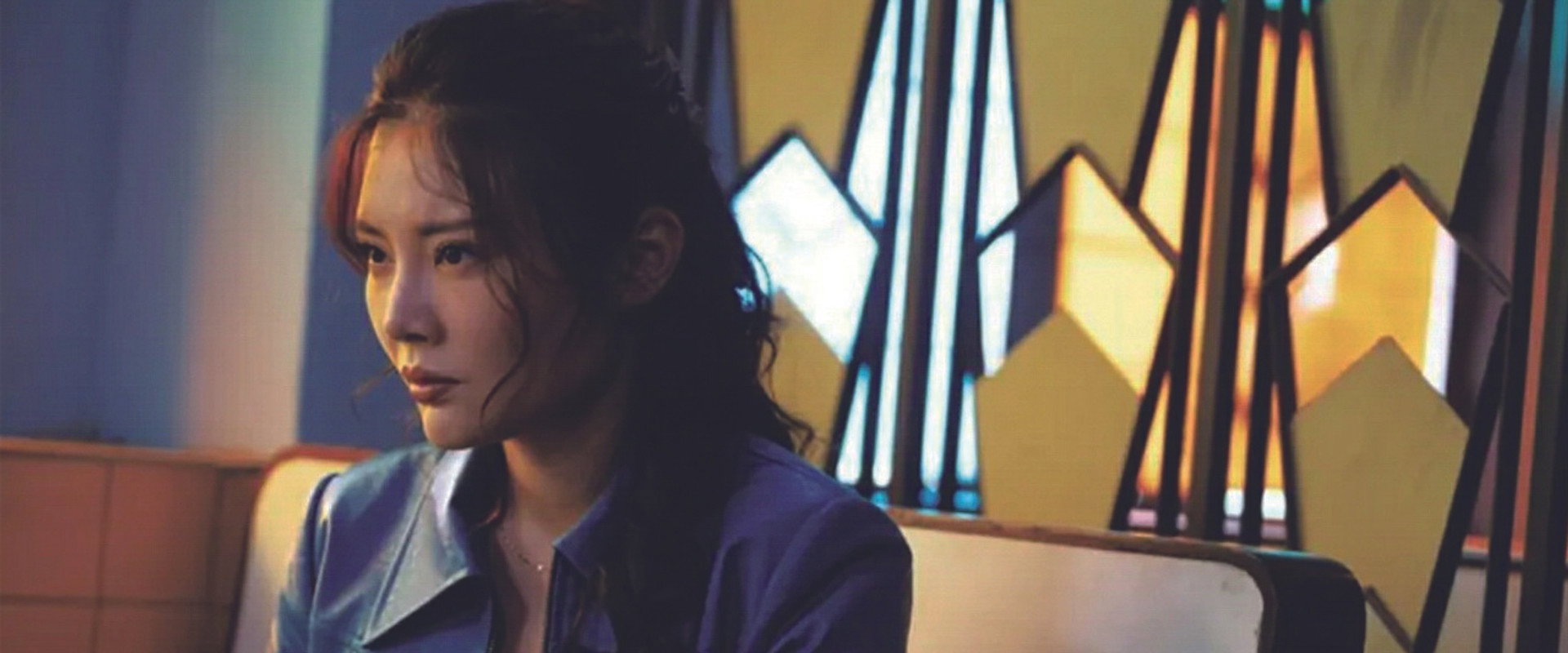 Queen of Triads backdrop