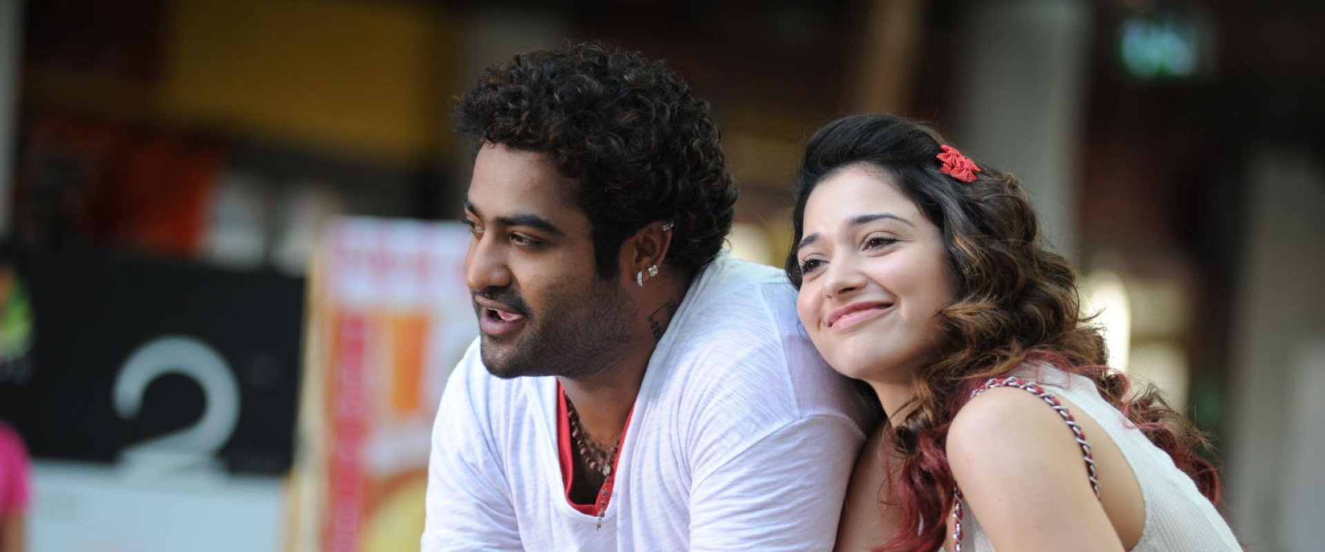 Oosaravelli backdrop
