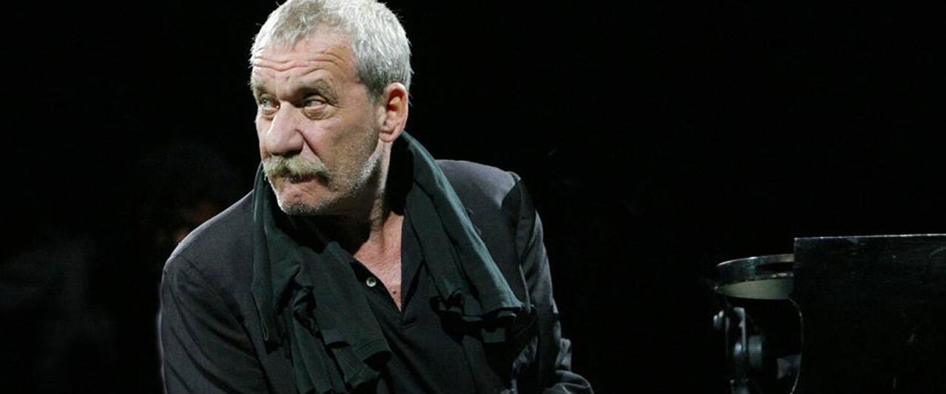 Paolo Conte, Come Away with Me backdrop