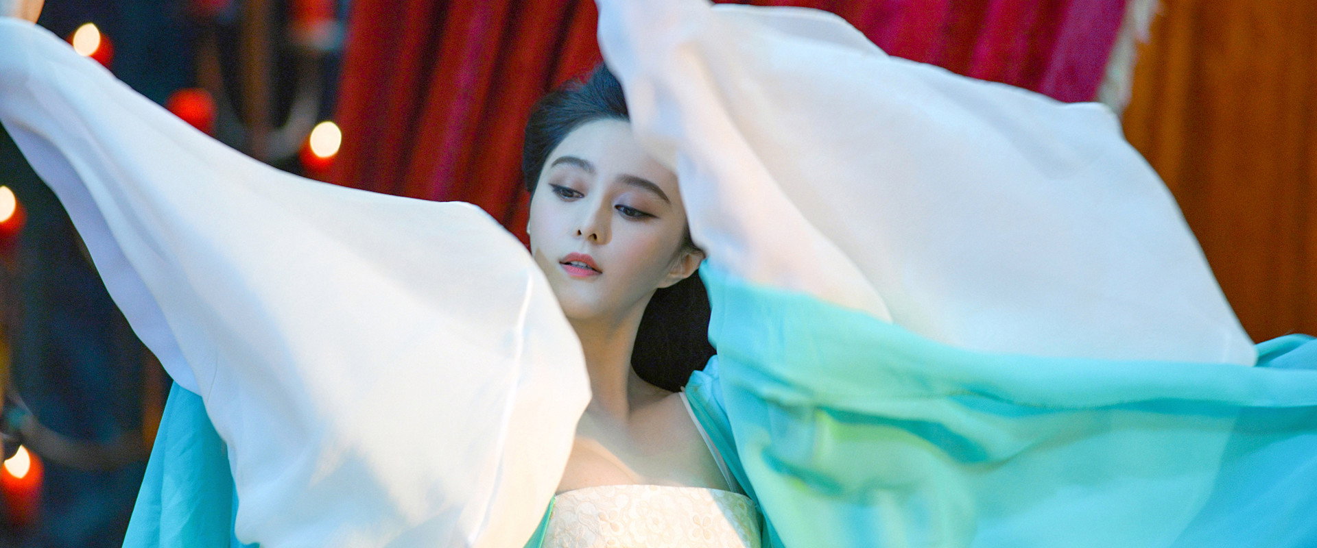 Lady of the Dynasty backdrop